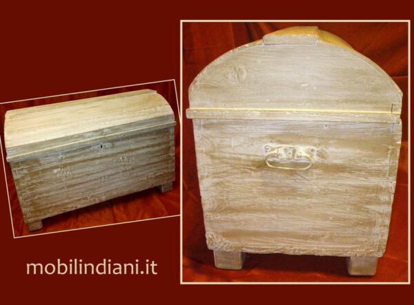 baule-decapato-antico-dettaglio baule-decapato-antico-dettaglio